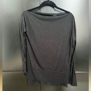 Long sleeve shirt from free people! Has high slit side detail and is SUPER SOFT